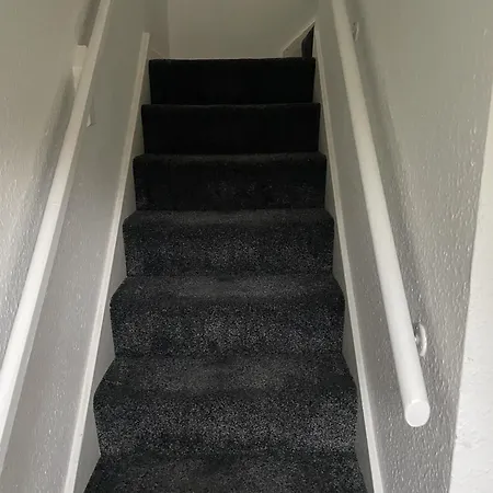 Holiday home 3 Bed House - Sleeps 5 - Parking - Wifi *